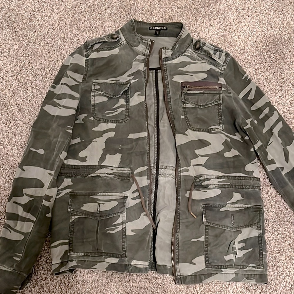 Express size small army jacket like new